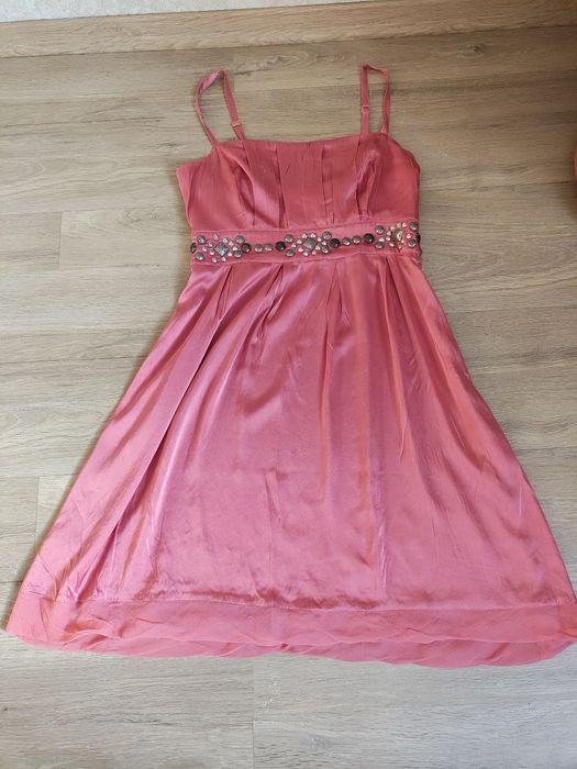 Платье Guess Marciano розовое 

Продам шёлковое платье, оригинал Guess