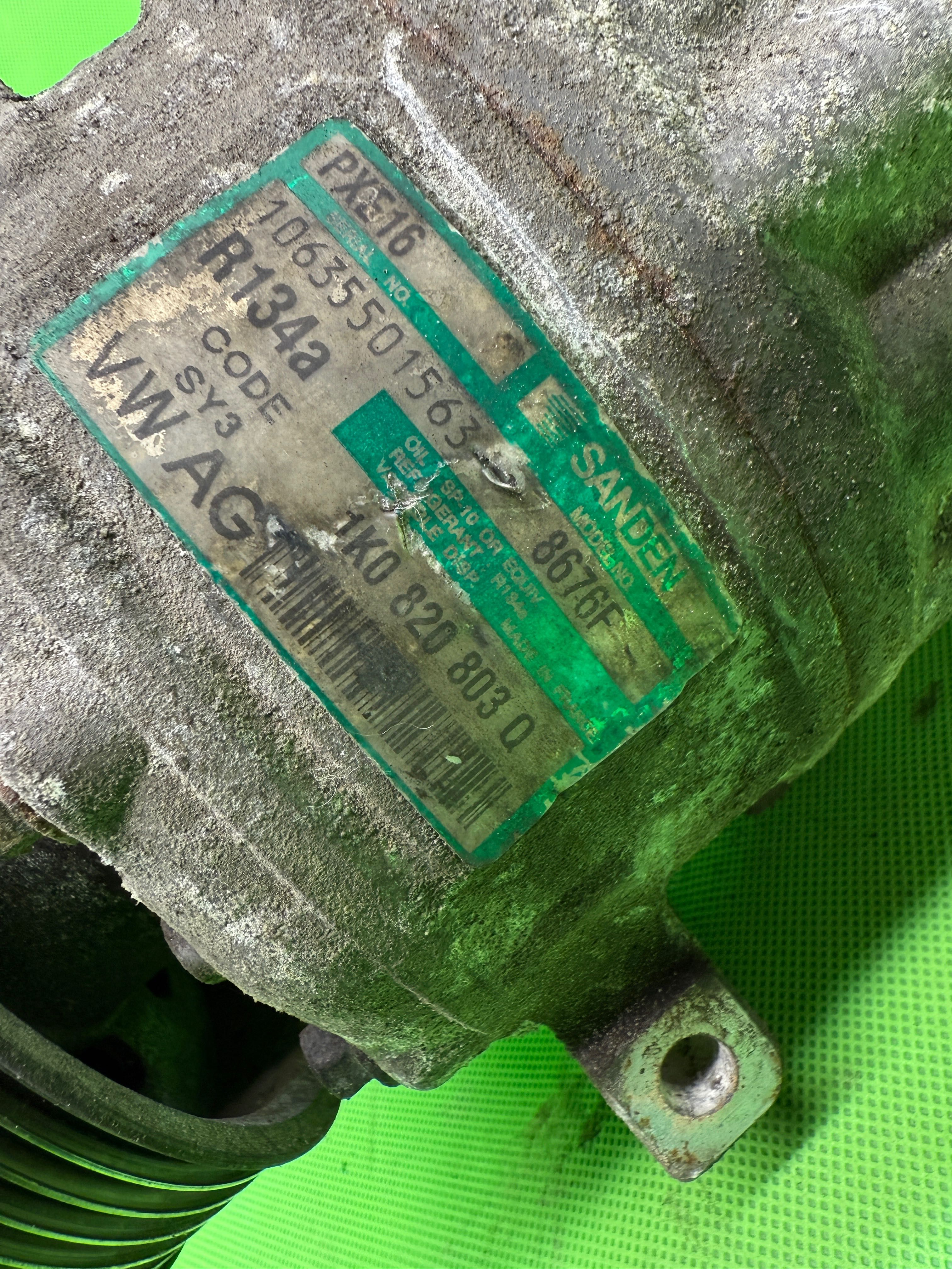 Sprężarka Pompa Kompresor Klimatyzacji 1K0.820.803Q