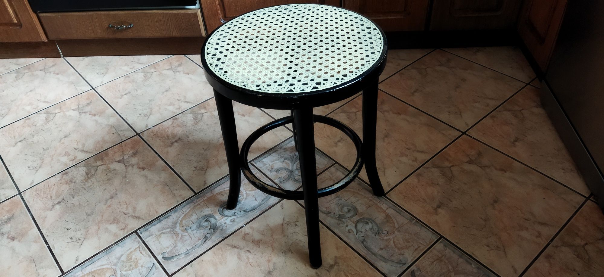 PRL taboret gięty plecionka
