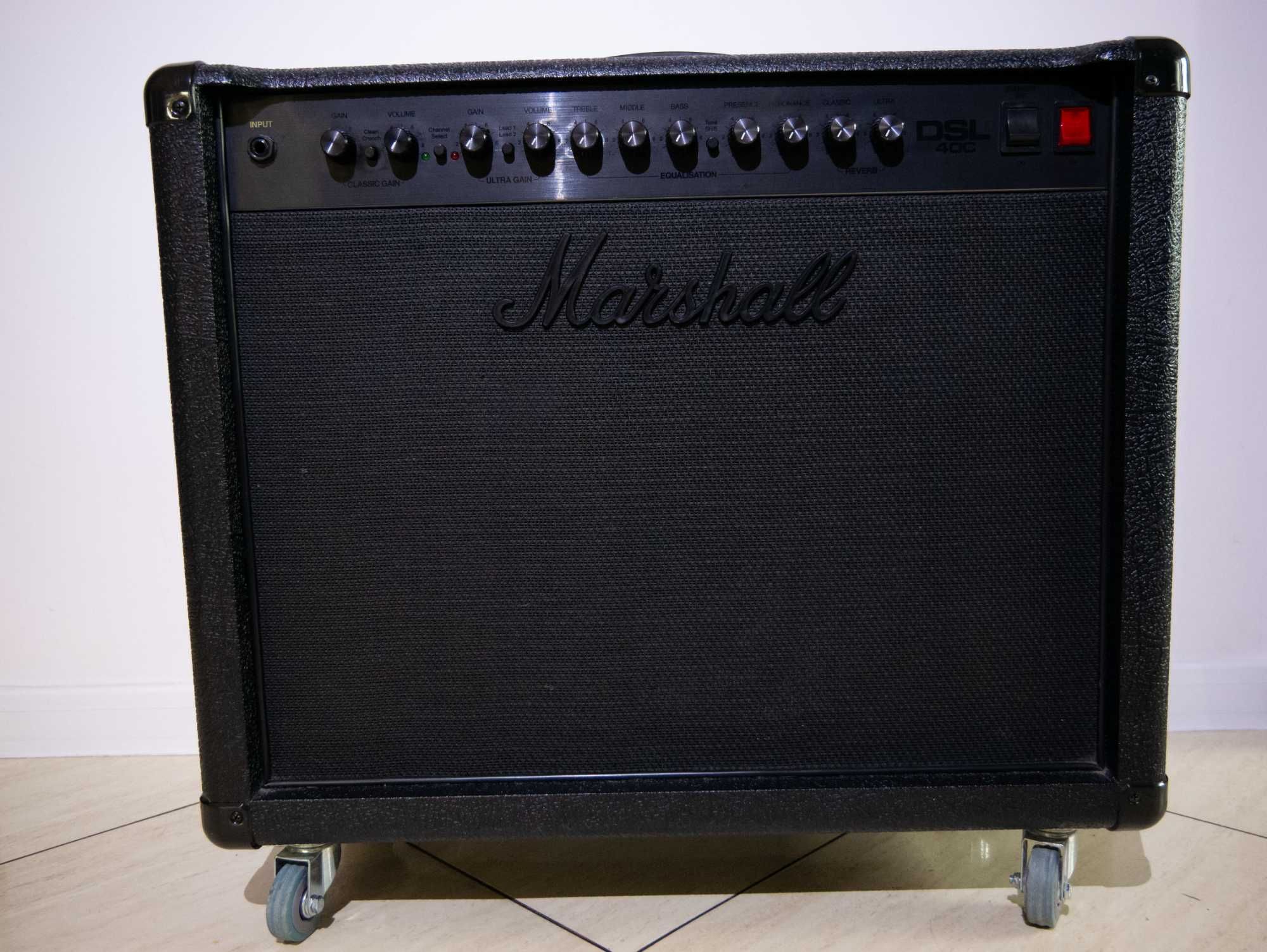 Wzmacniacz gitarowy (lampowy) MARSHALL DSL40C Limited Edition Black