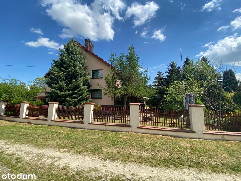Dom wolnostojący na dużej działce- spokojna okolica, zieleń i komfort