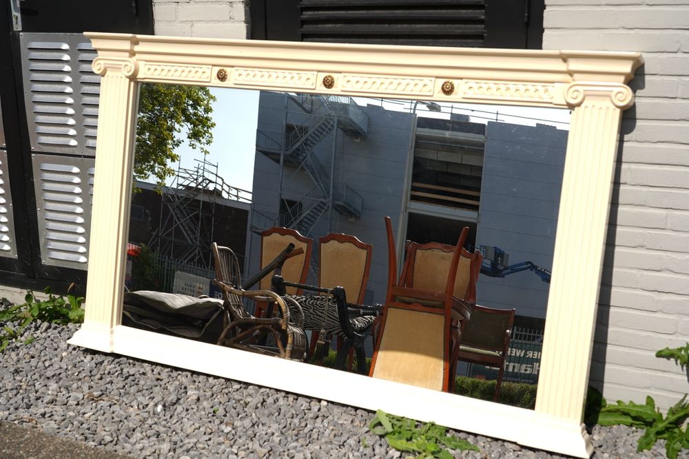 Lustro w stylu greckim