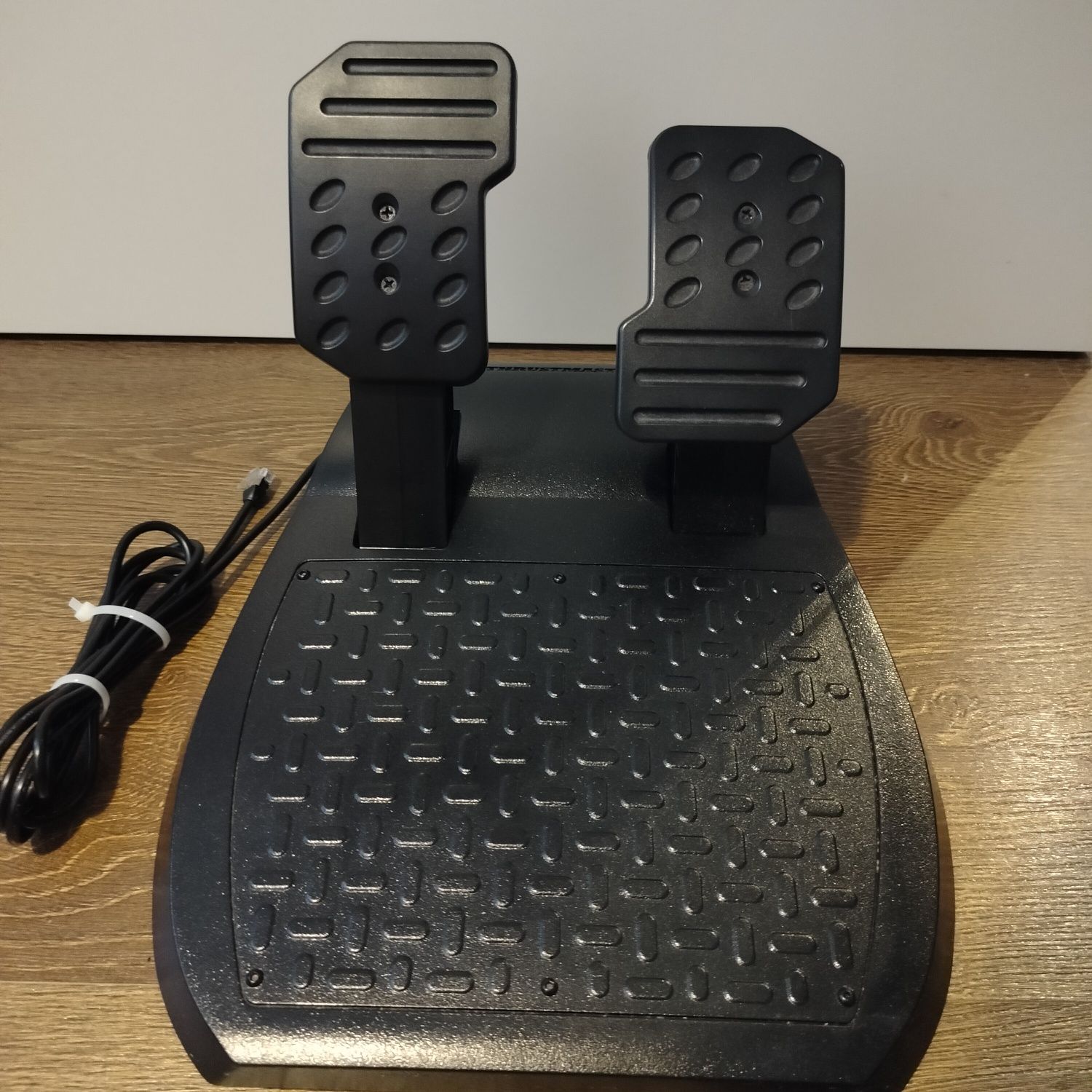 NA GWARANCJI | Kierownica Thrustmaster TMX z gazem i hamulcem