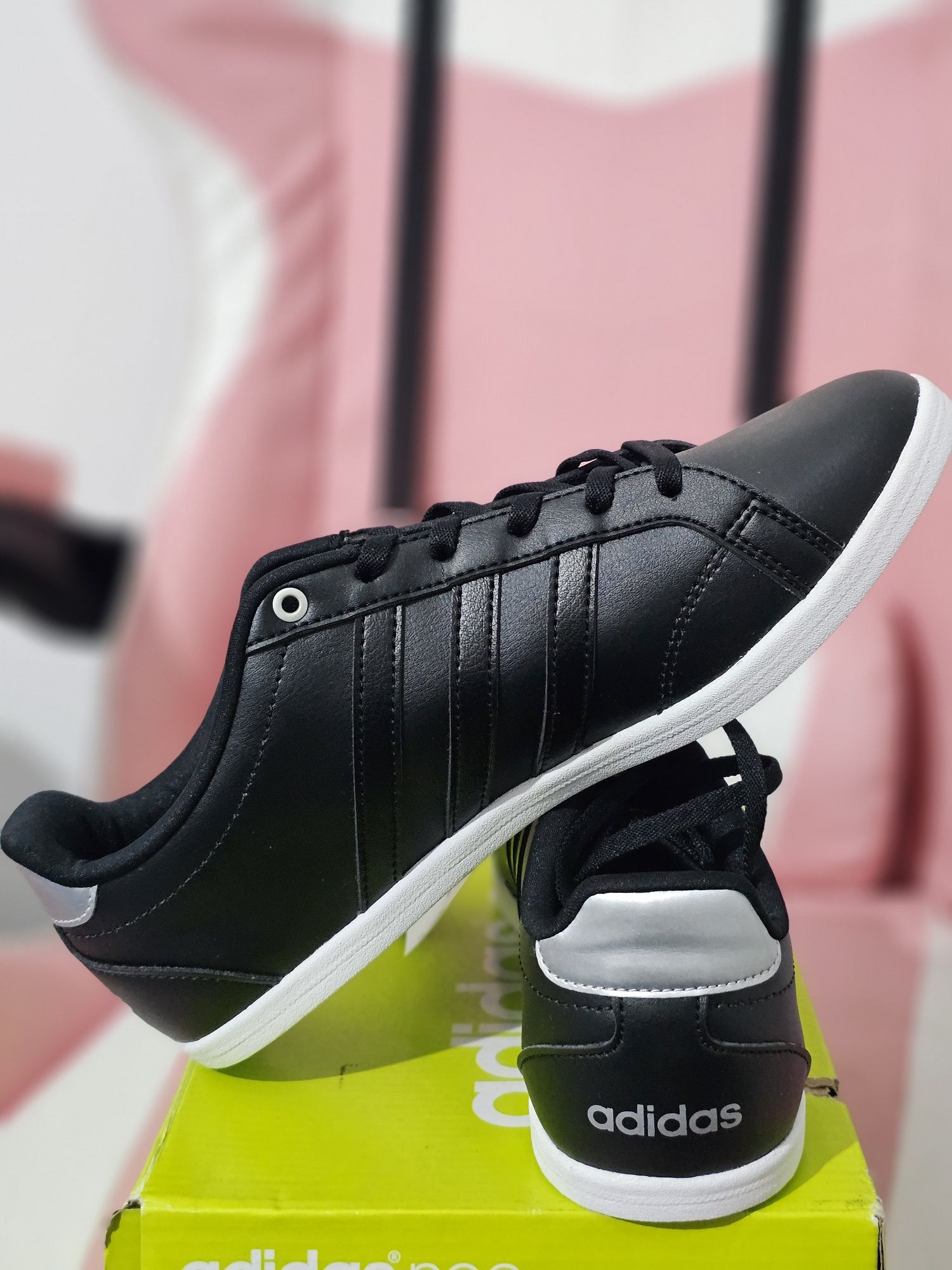 Buty nowe Adidas coneo qt w rozmiar eu38