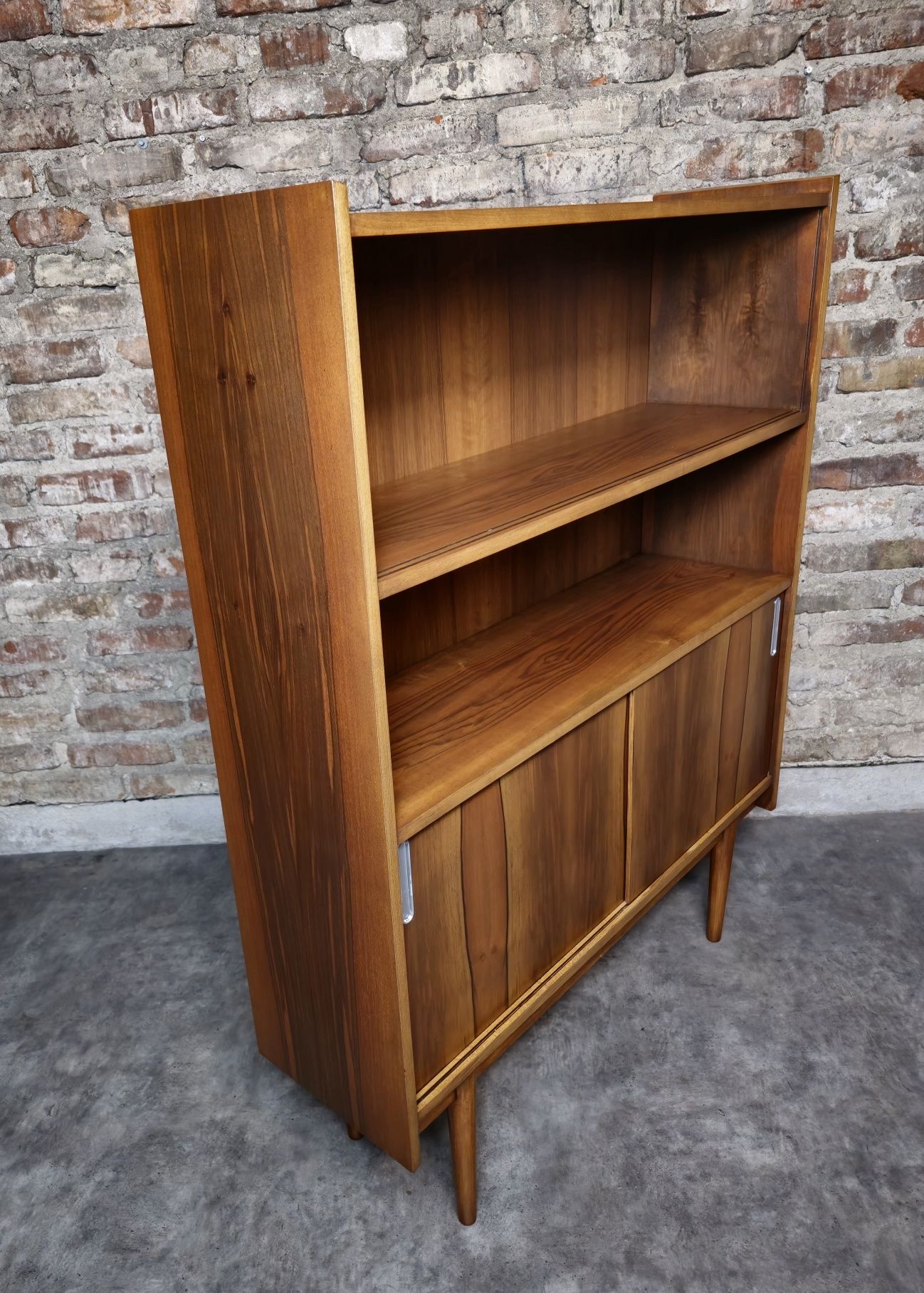 Biblioteczka vintage prl Bytomska po całkowitej renowacji