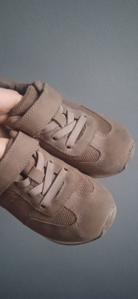 Adidasy zamszowe 25