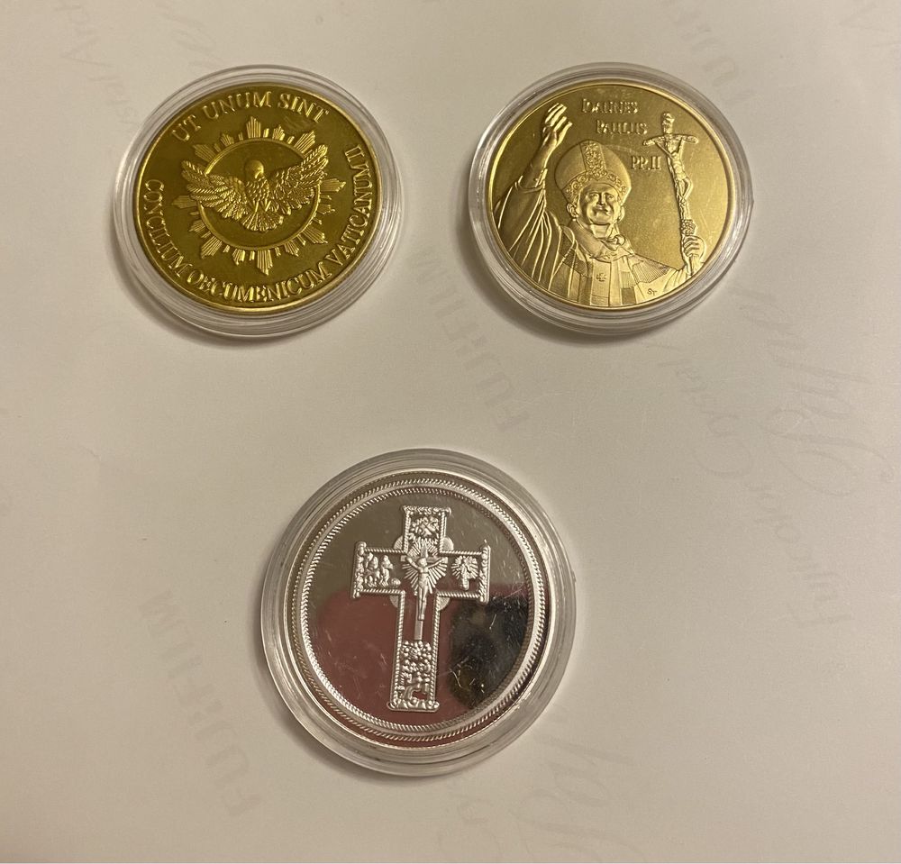 Монети Canada 90th, Римский папа, Єлизавета 2