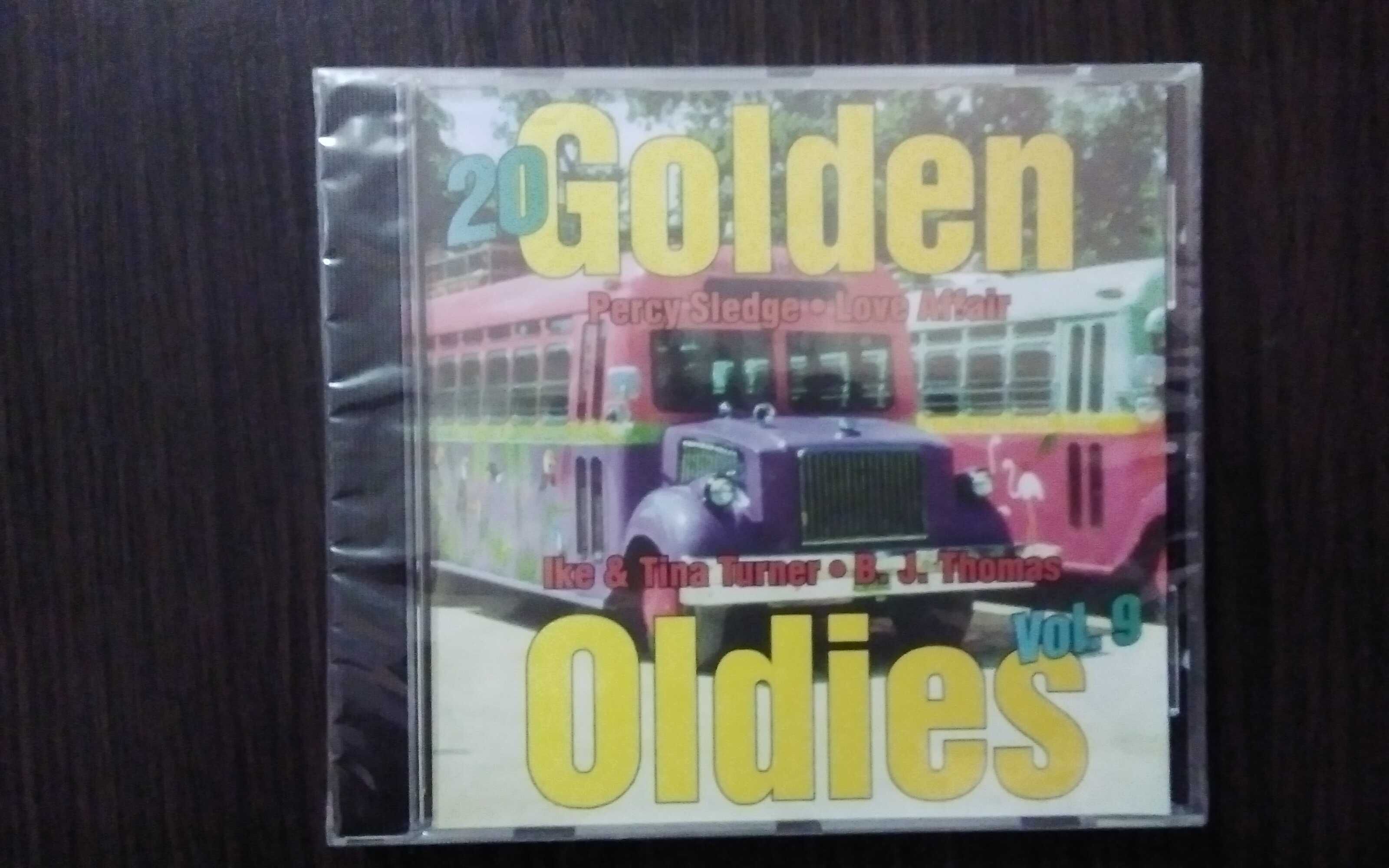 Музыкальный диск в упаковке "20 Golden Oldies".