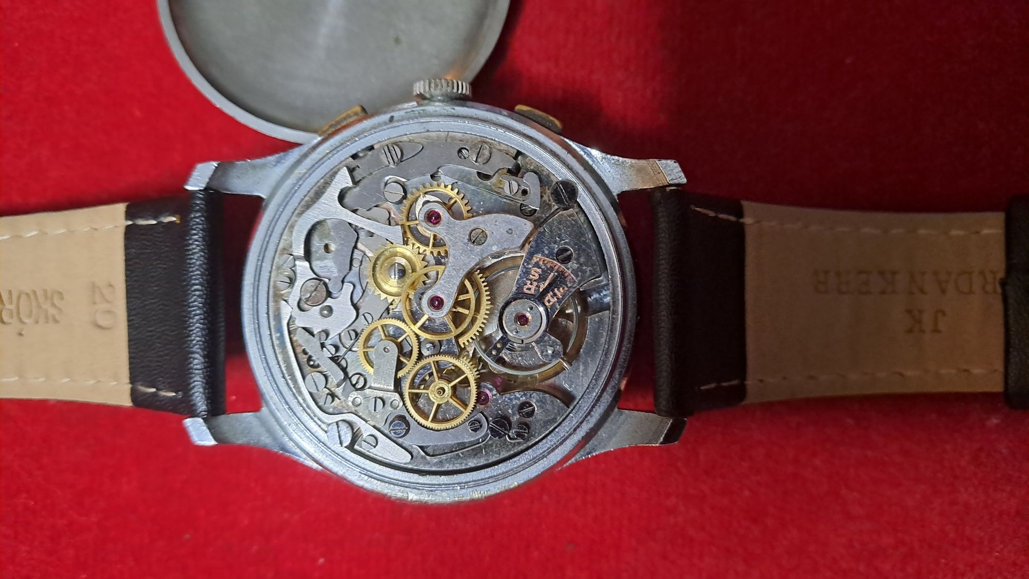 Zegarek Atlantic chronograf biały kruk ideał
