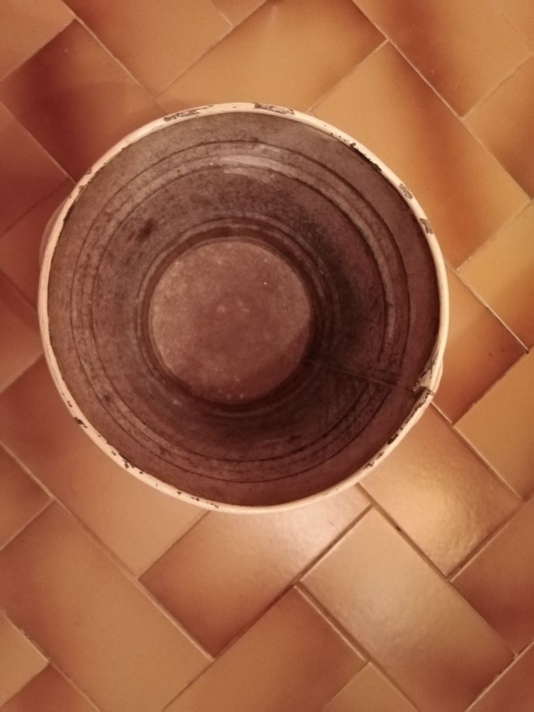 Lavatório Muito Antigo em Ferro