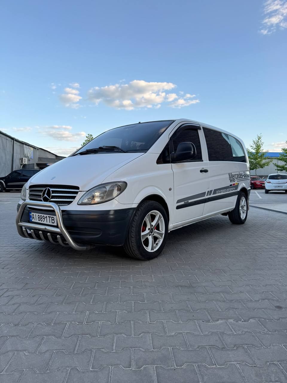 Мерс Вито 639 8 мест 2,2 тди мех 6 ст
