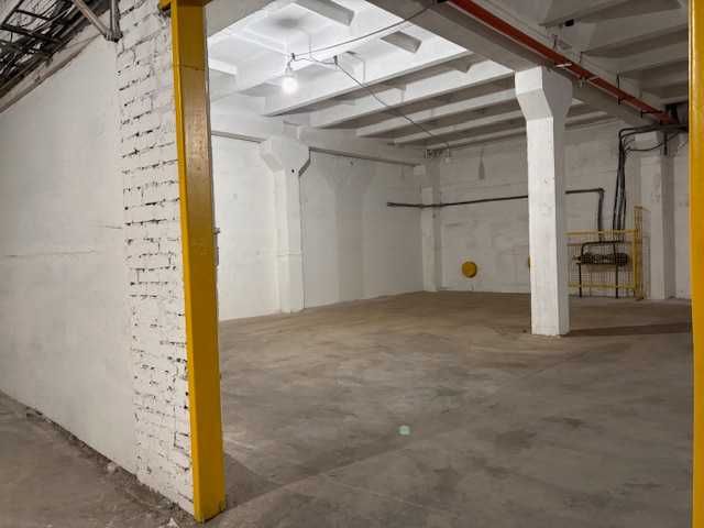 Складське  та офісне приміщення у центрі міста