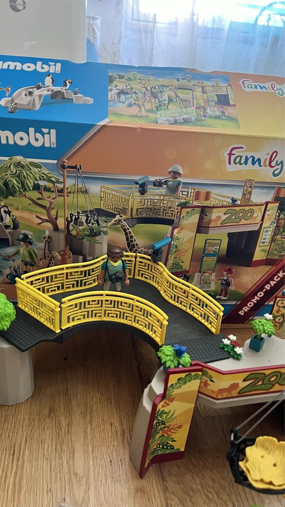 Playmobil Zoo com caixa