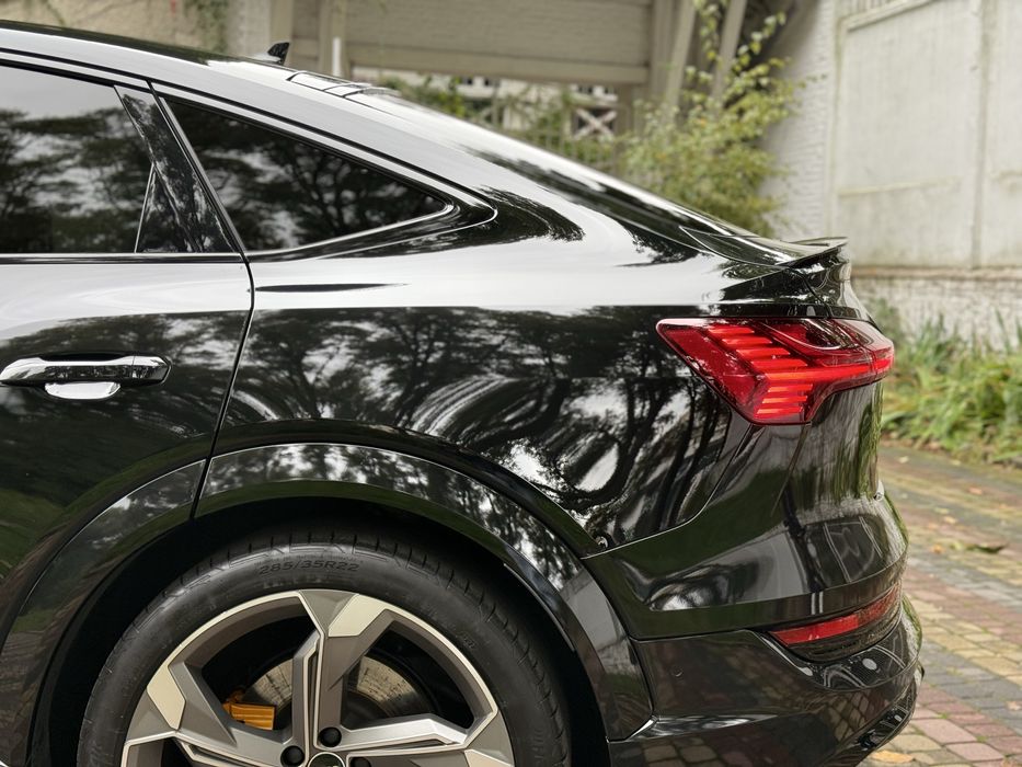 Audi E-Tron S Sportback (S line)