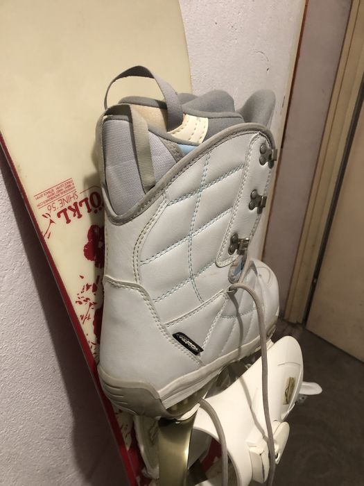 Sprzedam deskę i buty do snowboardu