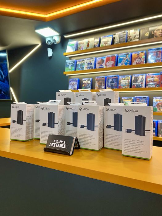 Акумулятор Xbox Play and Charge - нові від магазину