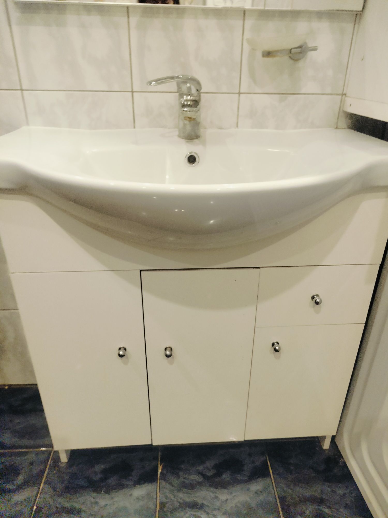 Meble łazienkowe