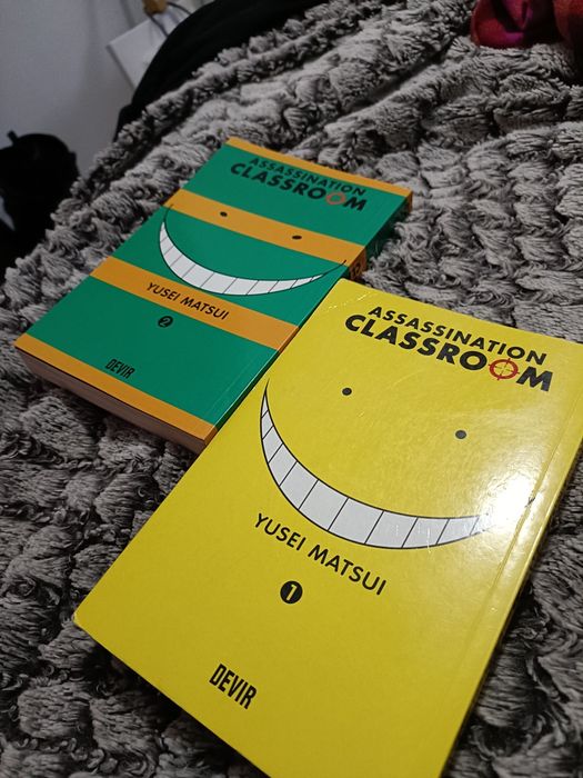 Mangá Assassination Classroom volume 1 e 2, traduzido em português.