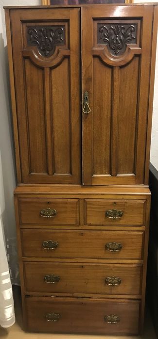 Szafa antyk drzwi i szuflady