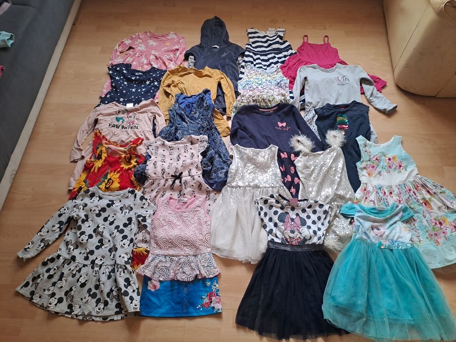 Paka ubrań 136 szt 116 / 122 / 128 ciuchy ubrania