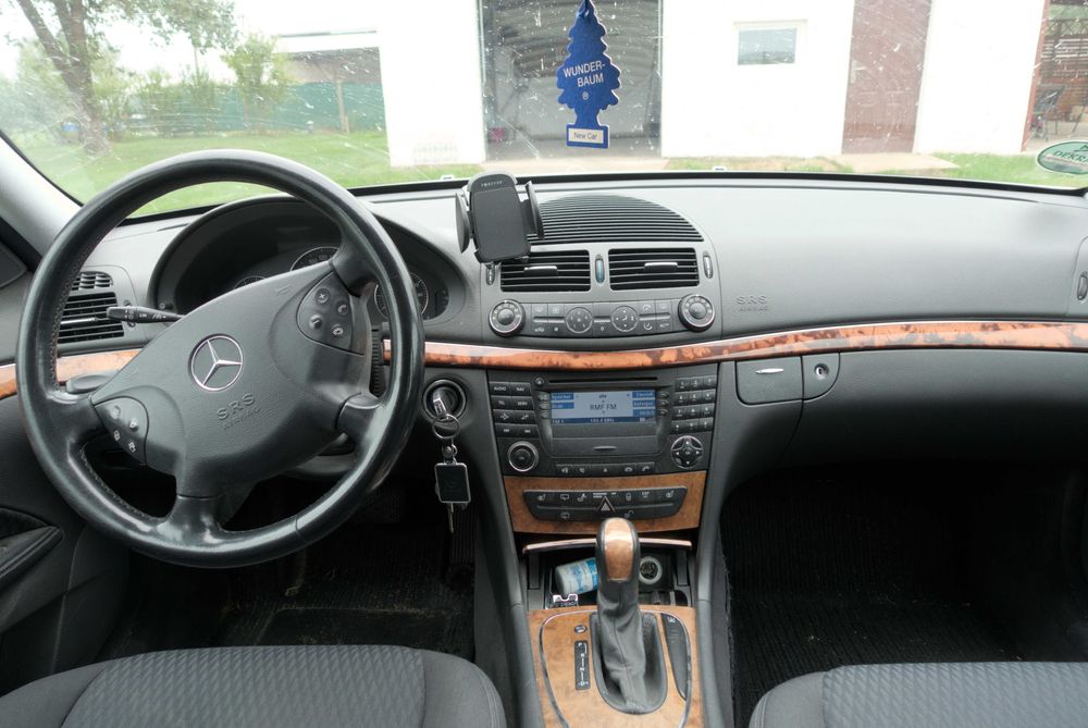 Mercedes-Benz E200 Kompressor (benzyna+LPG) 2003