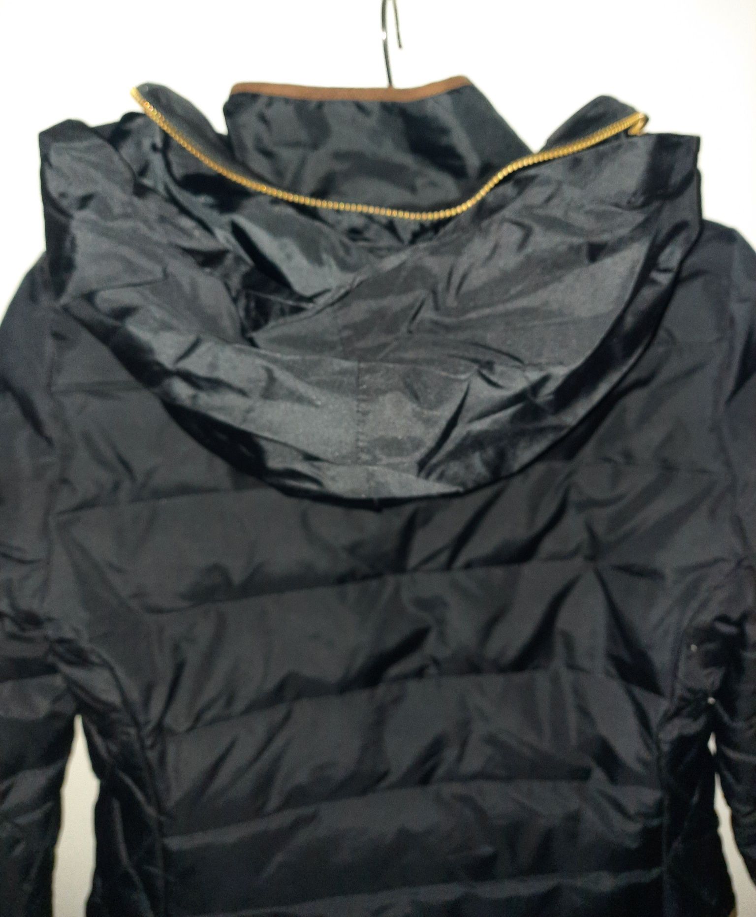Zimowa kurtka makro short jacket sm VERO MODA z chowanym kapturem