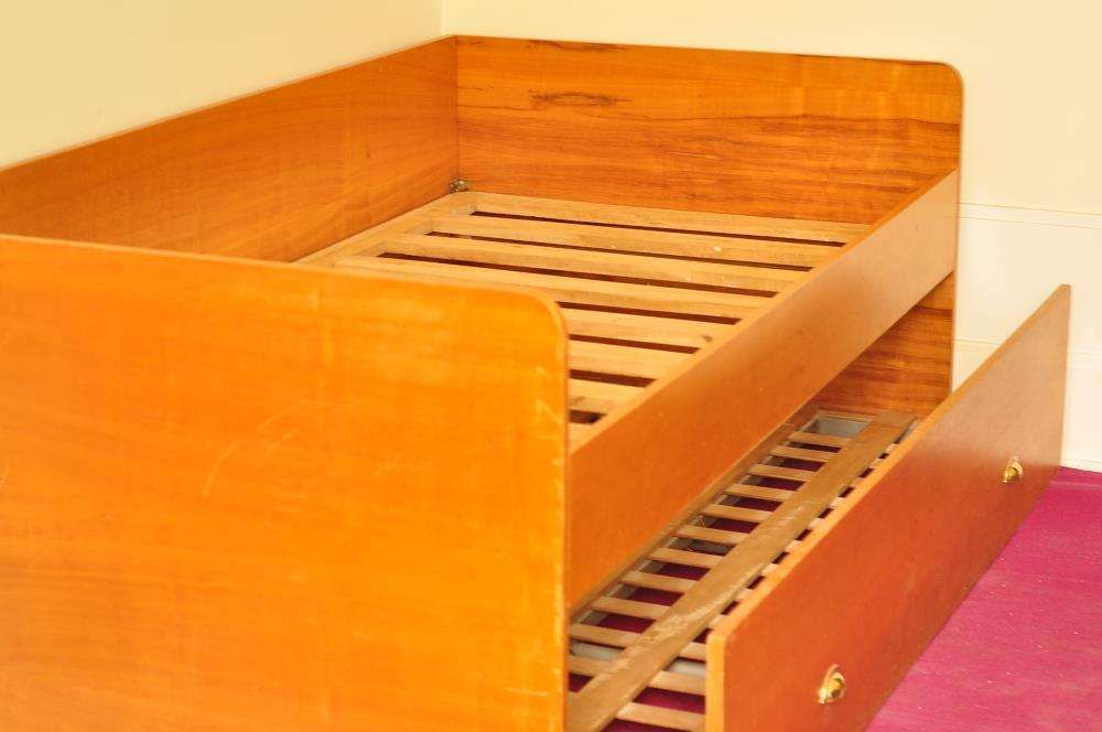 Cama gavetão dupla de solteiro - impecável