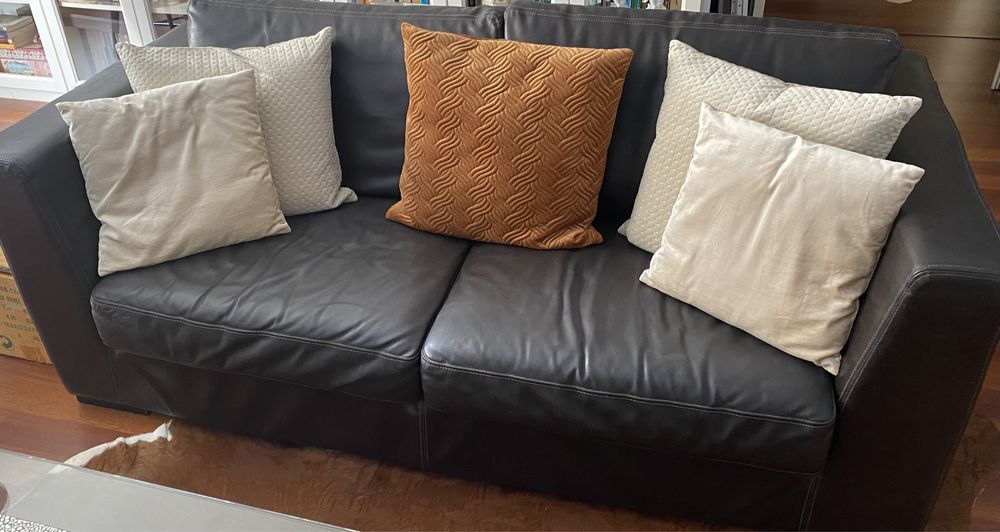 Sofa Castanho em Pele Genuína