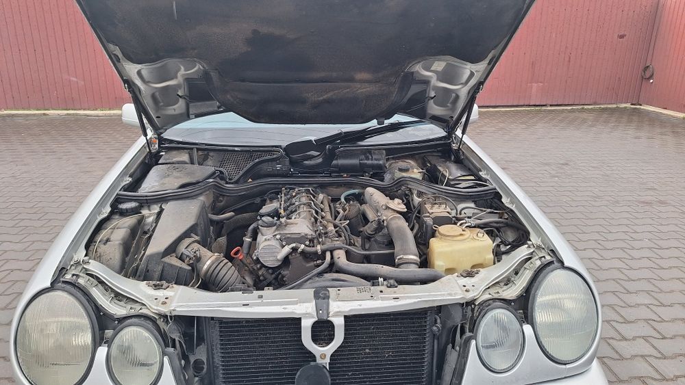 Продам Легендарный Мерседес 210