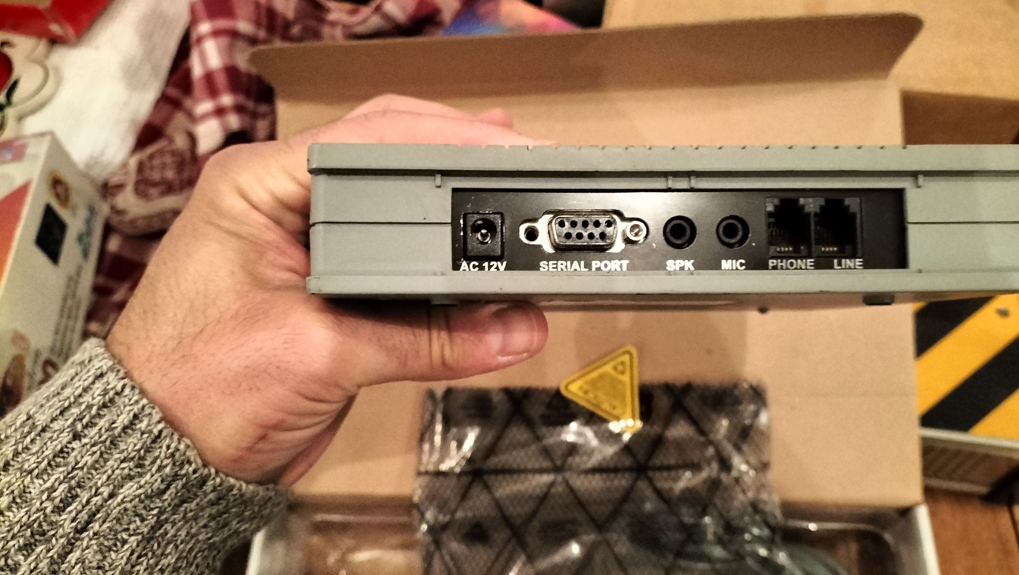 Modem 56 Kbps e acessórios