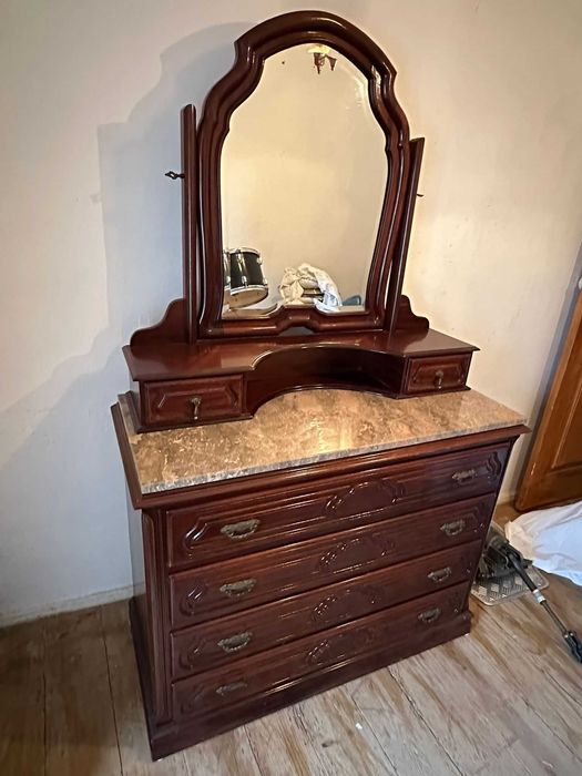 Cômoda madeira com espelho