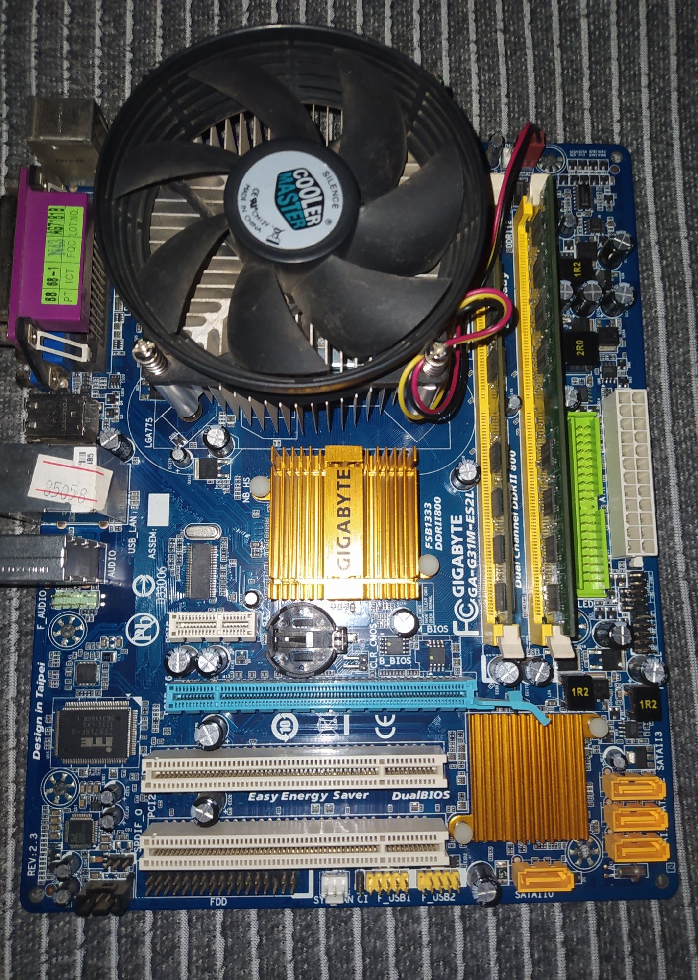 Комплект  сокете 775, Gigabyte GA-G31M-ES2L, ntel Celeron CPU E3300.