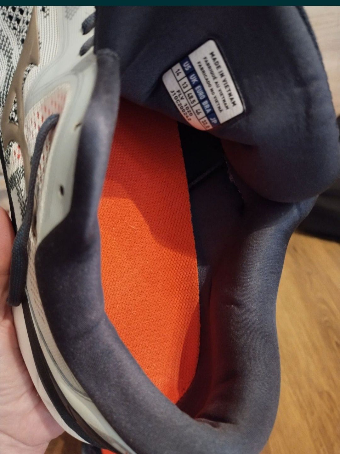 Кроссовки MIZUNO,р.47,стелька 32см.