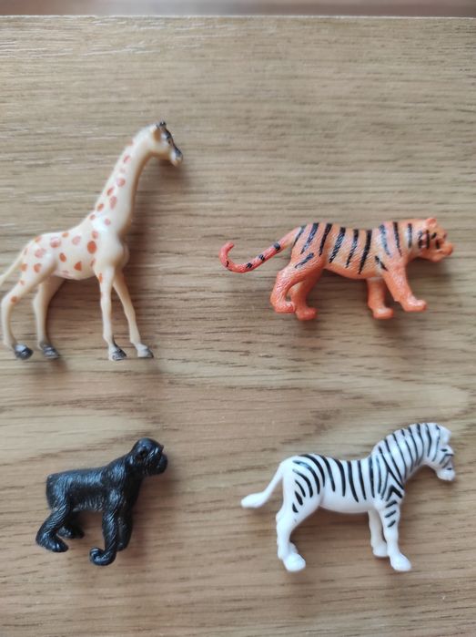 Набор игрушечных животных ( зоопарк) 9 штук Англия