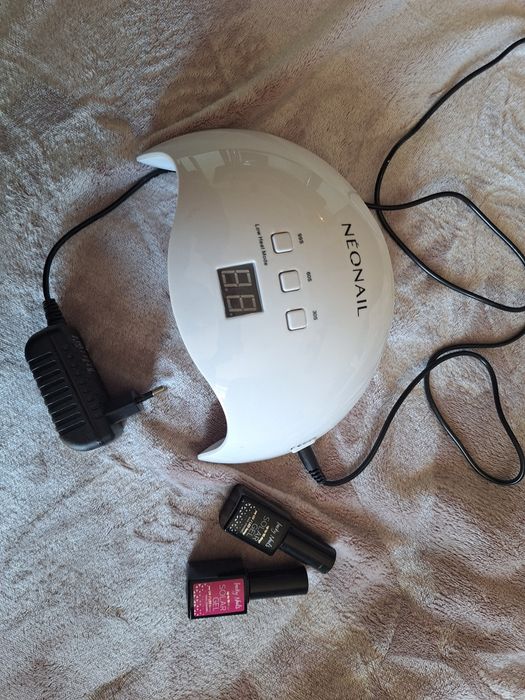 Lampa neonail led i lakiery hybrydowe