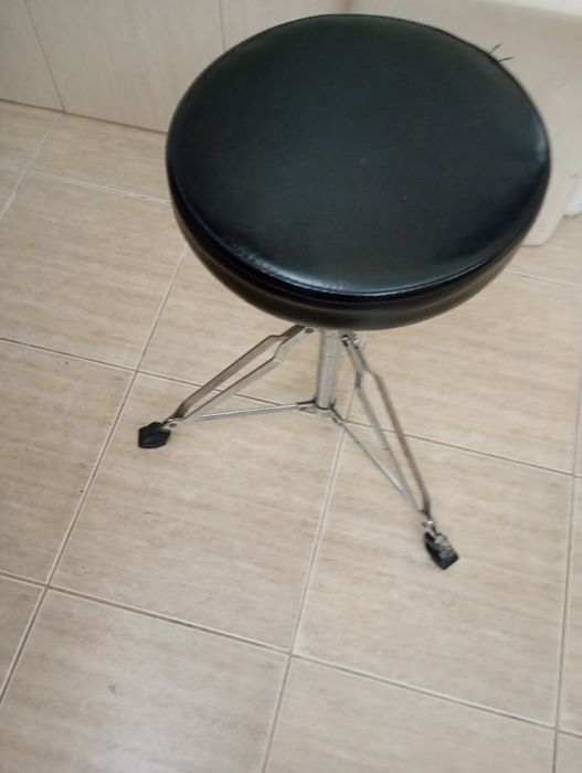 Vende se órgão Roland