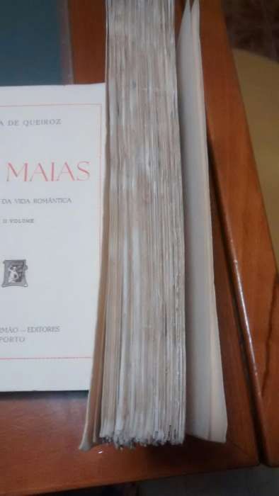 Livros "Os Maias" edição de 1966. VOLUMES I e II