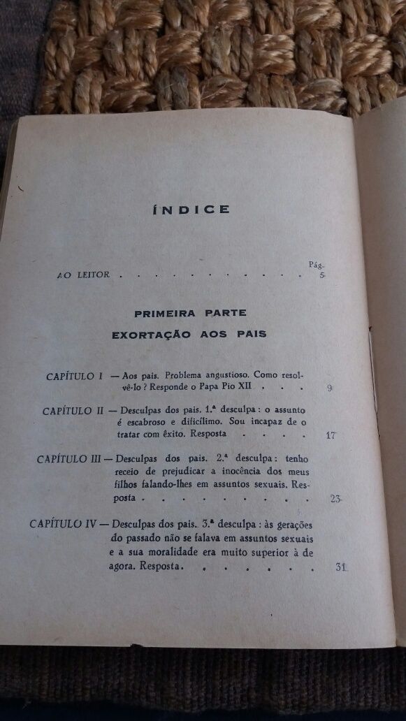 Livro " A educacao Sexual" guia para pais e mães.  De 1952