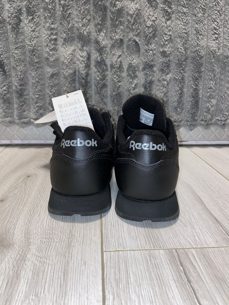 Кросівки жіночі reebok cl l thr black running/course a pied 3912