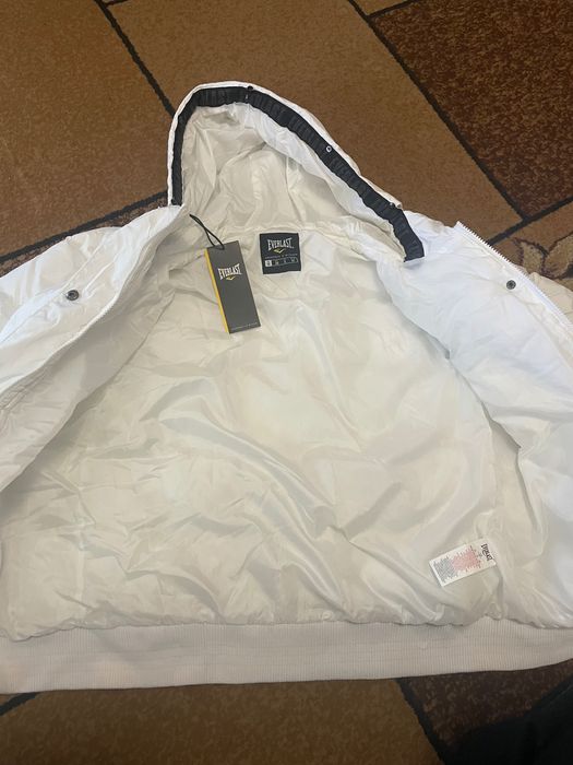 Стильна та тепла оригінальна куртка Everlast може бути унісекс