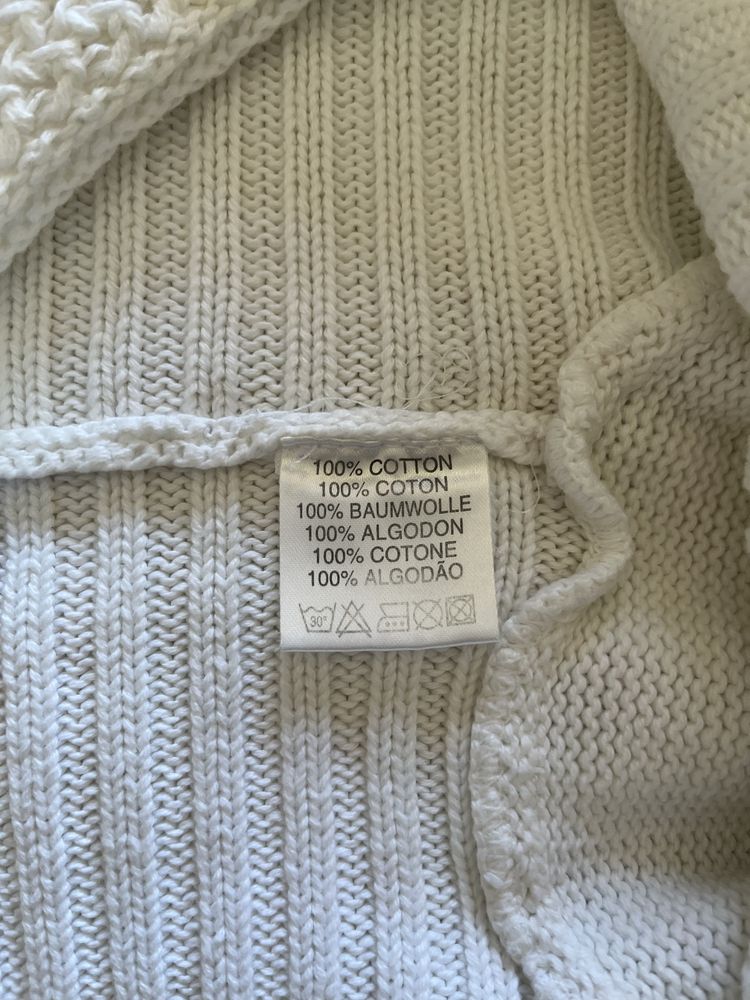Bolero branco.