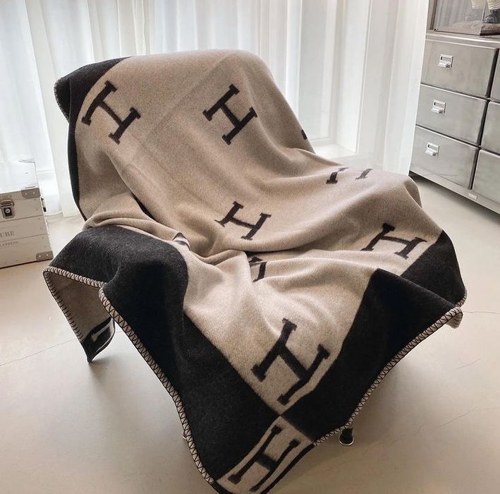 Плед Hermes черный Avalon