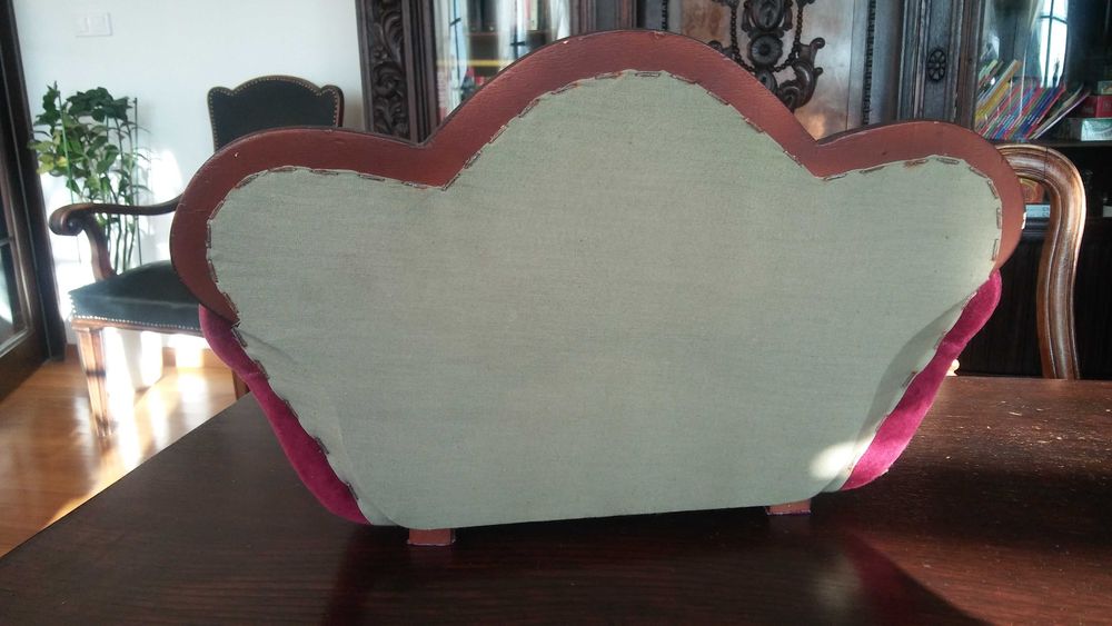 Sofa Biedermeier dla lalek.