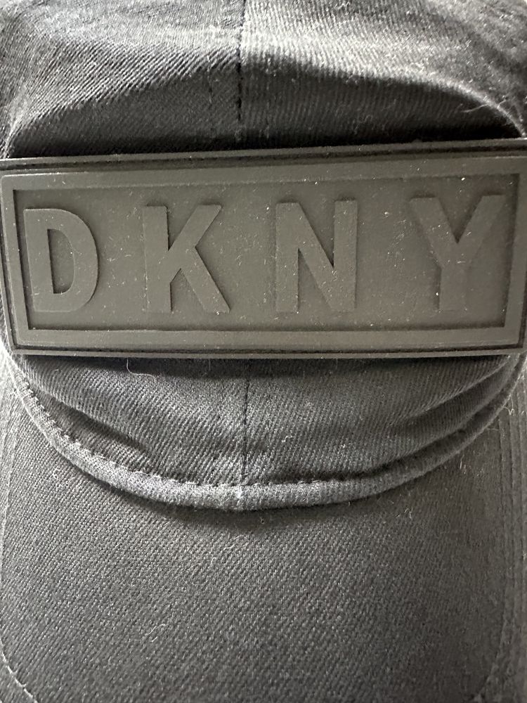 Czapka z daszkiem DKNY