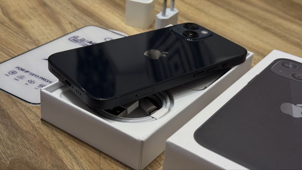 iPhone 13 128GB Midnight  (ввесь комплект), Neverlock