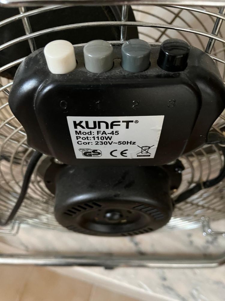 Ventoinha de Chão KUNFT FA-45 - Como Nova
