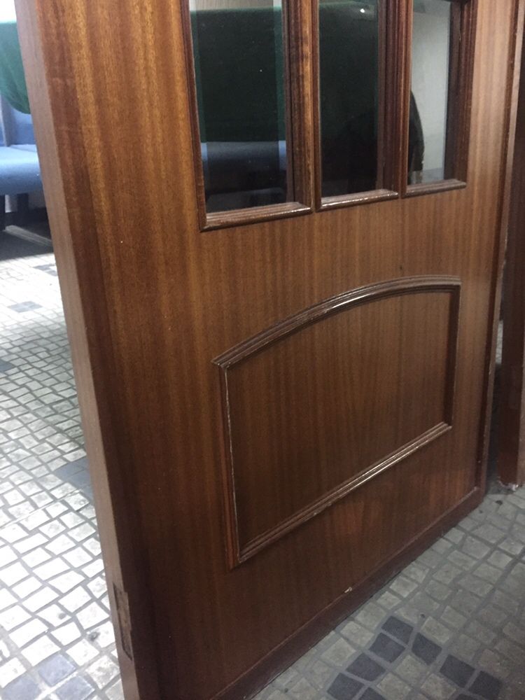 portas com 2m de altura por 75cm de largo impecável
