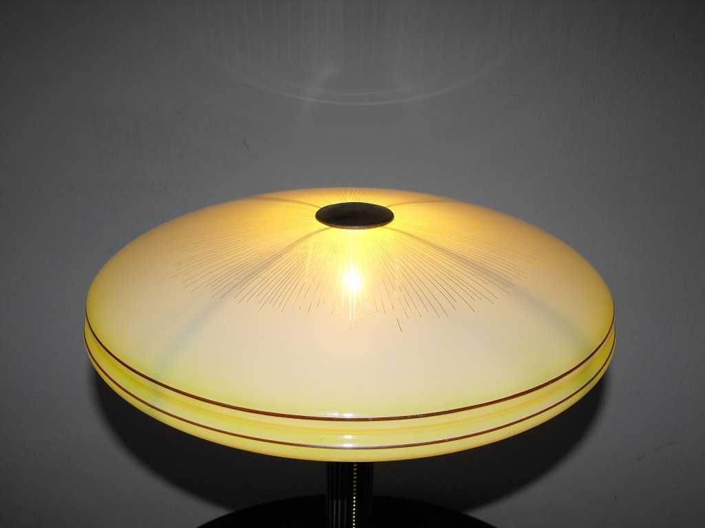 Elegancka lampa w stylu Art Deco z niklowanego mosiądzu