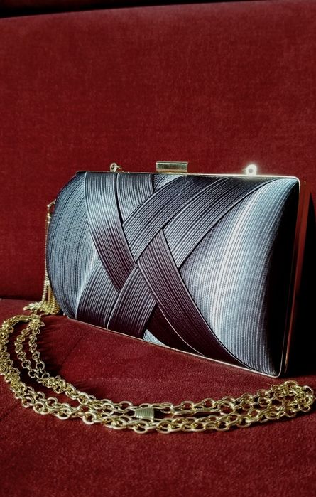 Elegancka,wieczorowa kopertówka z łańcuszkami,grafit