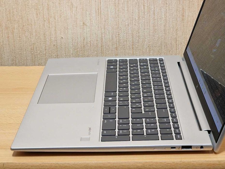 HP EliteBook 865 G11 AMD Ryzen 5 8540U RAM32 DDR5 SSD1Tb Батарея8годин